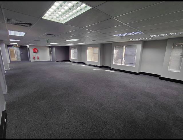 248M² OFFICE TO LET IN KYALAMI